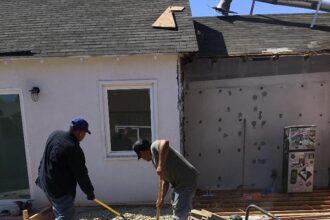 commercial construction contractor